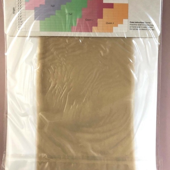 Lot of 5 Pair Beaute Classique Pantyhose NWT - Picture 4 of 6